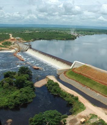 Execução de extravasor em concreto armado em barragens